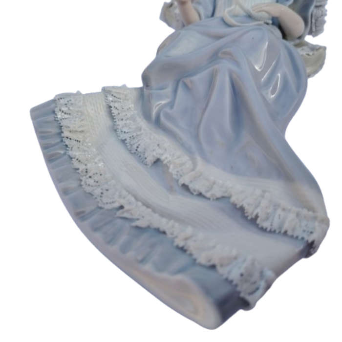 Lladro Figurine No. 5618  Christening Baby