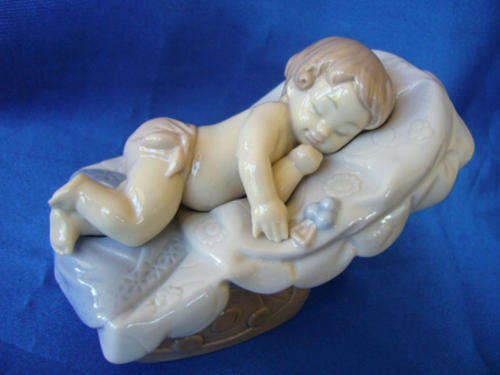 WONDERFUL NAO FIGURE CALLED " DREAM LITTLE GIRL "