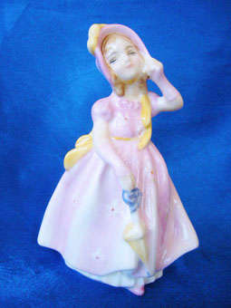 CHARMING ROYAL DOULTON FIGURE " BABIE " HN2121