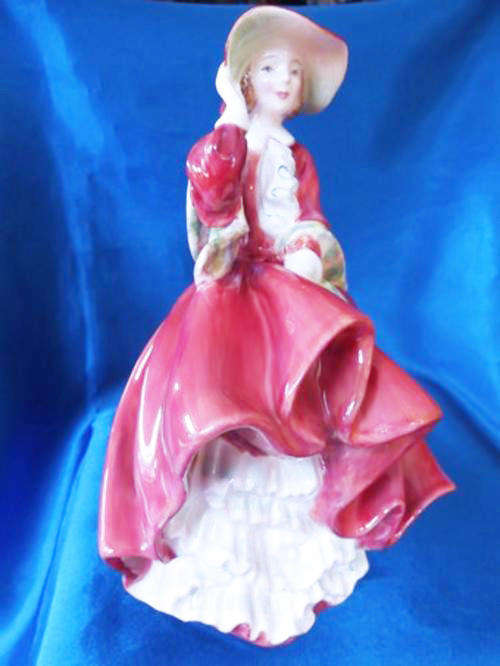 Royal Doulton Figurine Figure TOP O' THE HILL HN 1834