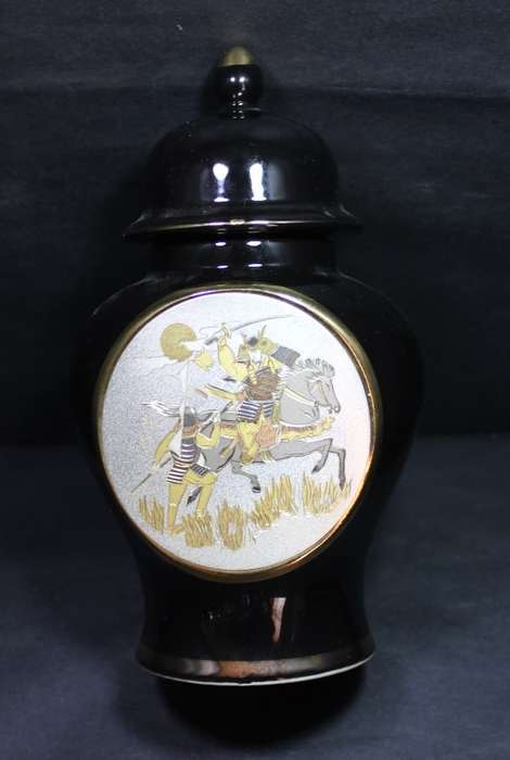 Chokin Japan Ginger Jar with Samurai Warrior Motif