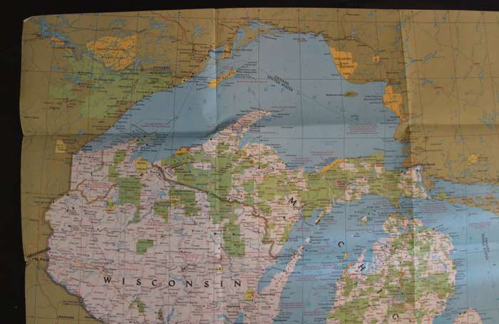 National Geographic Folded Map of the Great Lakes Region of America, August 1973.