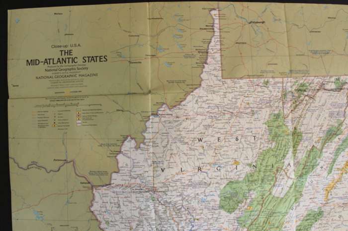National Geographic Folded Map of the Mid-Atlantic States of America, October 1976