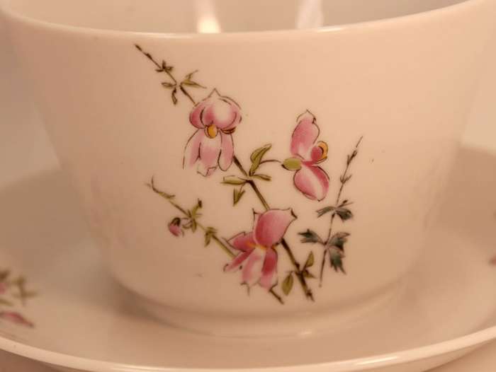 Hutschenreuther Noblesse Pattern 9209 Gravy Boat with Attached Underplate