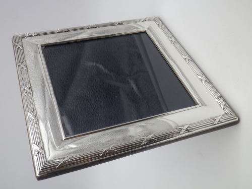 HALLMARKED STERLING SILVER FRONTED PICTURE FRAME R.Carr Ltd Sheffield, 2001 17.5CM