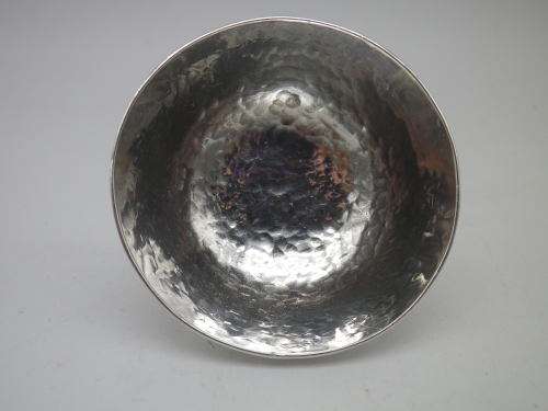 Rare 999 SILVER, ZIMBABWE SMALL ROUND HAMMERED BOWL. 5cm x 2.5 cm 33grms