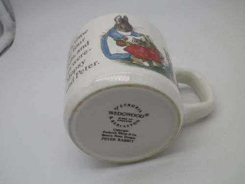 PETER RABBIT MUG! Wedgwood,  ETRURIA & BARLASTON, ENGLAND
