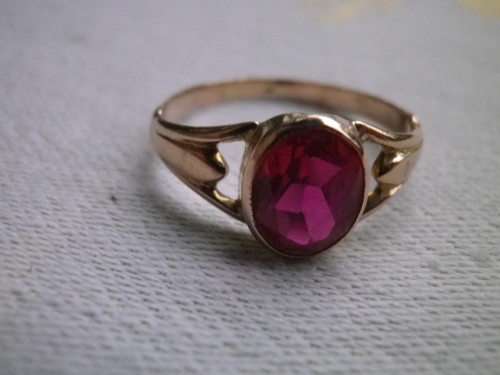 9ct ROSE GOLD and RUBY VINTAGE RING Size K , 2 grm