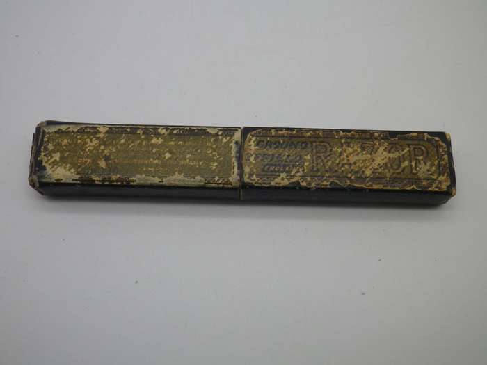 Vintage KROP UK Cut Throat Razor, cased German blade ground in Hamburg for Hepworth`s Ltd S. Africa