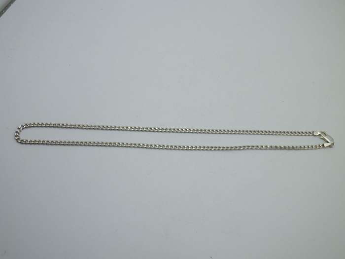 Sterling Silver Italian Curb Link chain. 13grms. 51cm long. 3mm wide