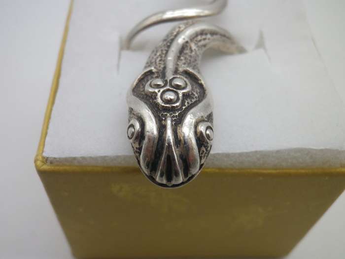 Sterling Silver Vintage SNAKE RING Size: P- but adjustable 9grms DRAMATIC!!