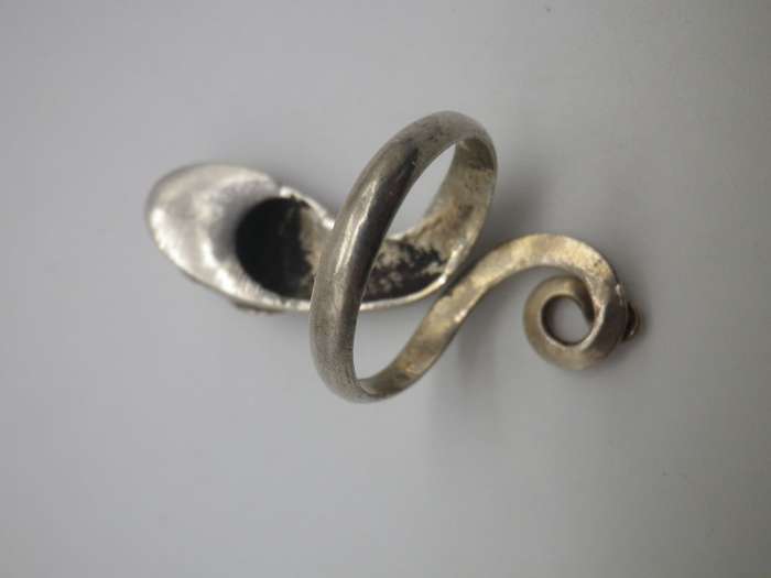 Sterling Silver Vintage SNAKE RING Size: P- but adjustable 9grms DRAMATIC!!