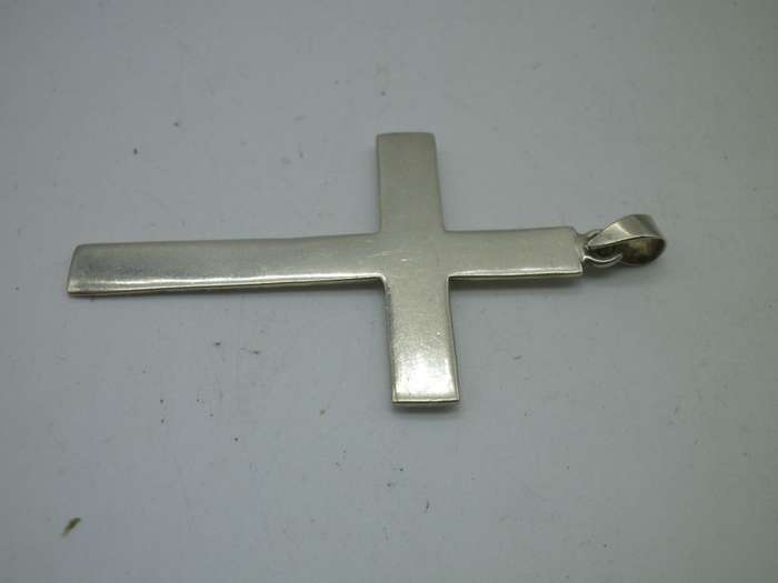 Huge Vintage Sterling Silver Cross Pendant 6.5cm x 3.5cm. 6.5 grms