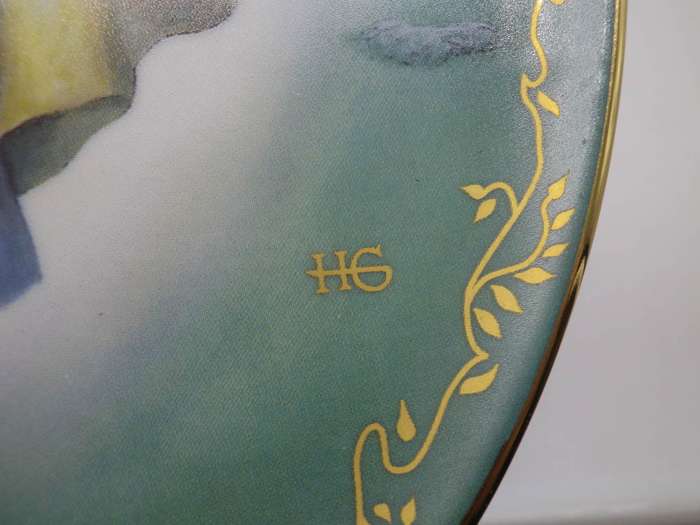 OUR LADY OF SILENCE  DISPLAY PLATE. VISIONS OF MARY series. Hector Garrido BRADFORD EXCHANGE
