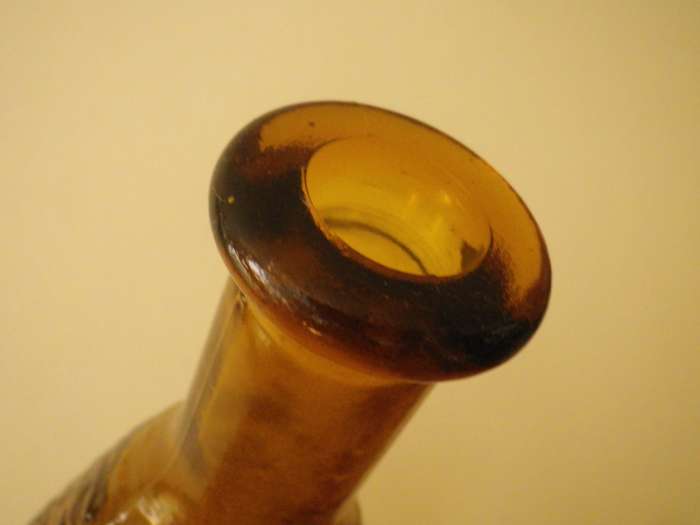 Vintage Mid century Italian Amber Pressed Glass Genie Bottle Empoli Bath Salts Bottle/decanter