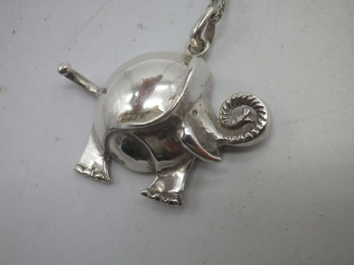 Sterling Silver Elephant Necklace. 4 x 3.5cm. chain: 54cm adorable!