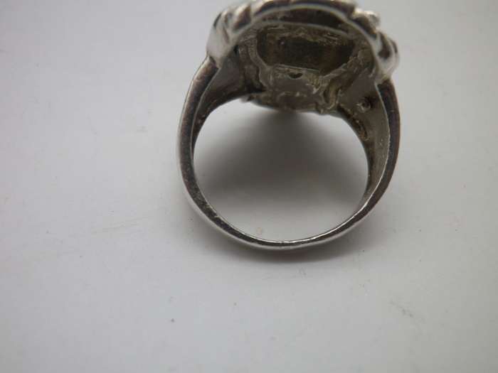 Sterling Silver LION Designer Vintage Ring with (probably) Cubic Zirconia eyes Size: L 7.3 grams