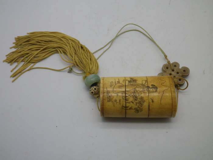 Vintage Japanese Hand Carved Scrimshaw Bone Inro with toggle & cord Geisha Design