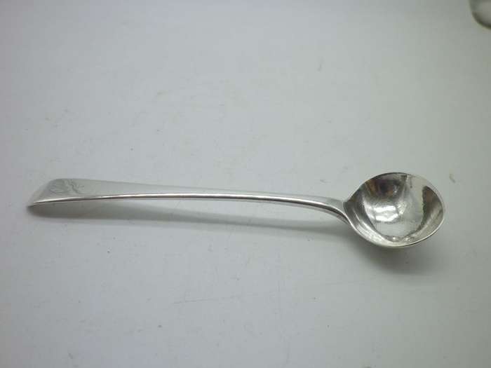GEORGE III London 1801 silver salt or condiment spoon Makers William Eley I & William Fearn 10cm 11g