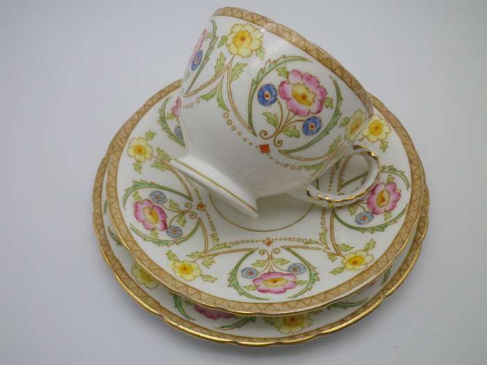 Sutherland China Vintage trio. Very Good condition