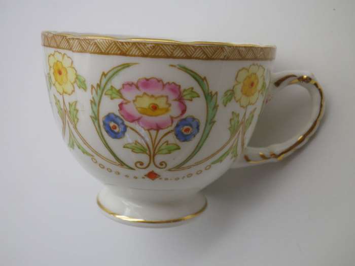 Sutherland China Vintage trio. Very Good condition