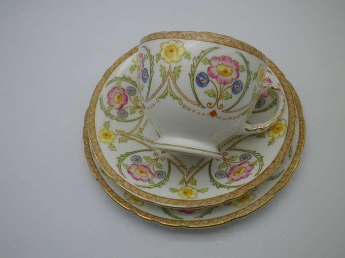 Sutherland China Vintage trio. Very Good condition