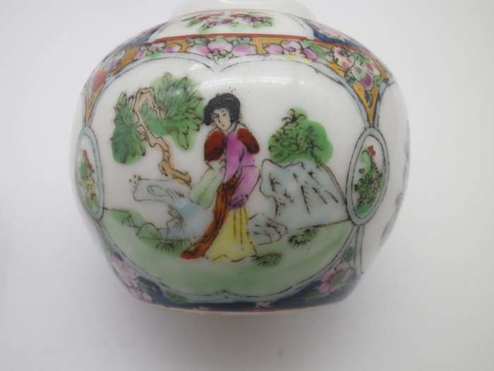 Cute Vintage Chinese Boxed Miniature Ginger Jar. Stamp to base
