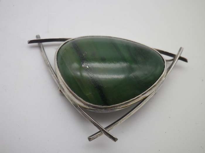 Sterling Silver & Malachite Modernist Pendant or brooch. 7x4.5 21.4g