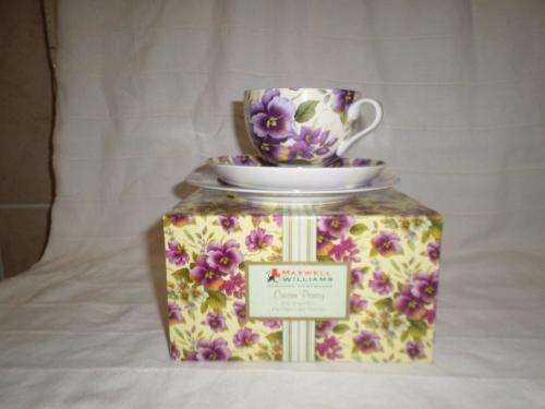 MAXWELL WILLIAMS CREAM PANSY FINE BONE CHINA CUP SAUER AND PLATE SET