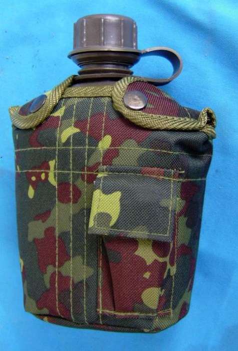 Out door Water bottle with Flecktarn camo bag ( 19/18)