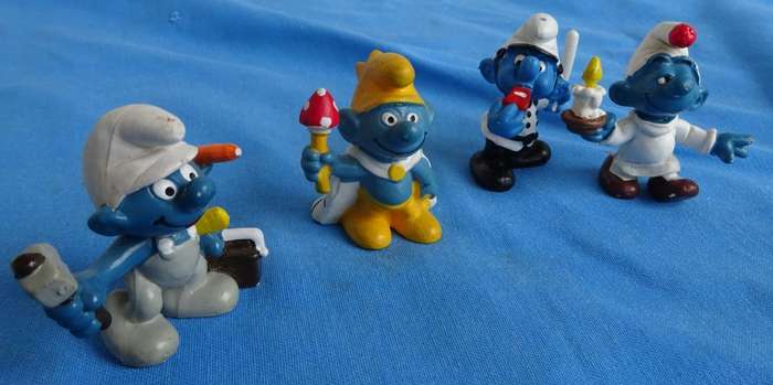 4 different Peyo Schleich Bully Smurfs (11c/45)