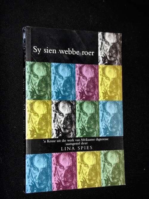 SY SIEN WEBBE ROER DEUR LINA SPIES