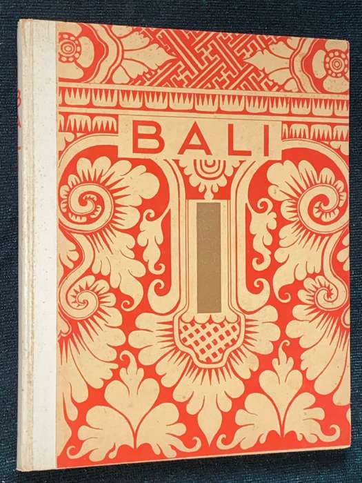 1933 COLLECTABLE DROSTE`S CACAO EN CHOCOLADEFABRIEKEN BALI CARD BOOK