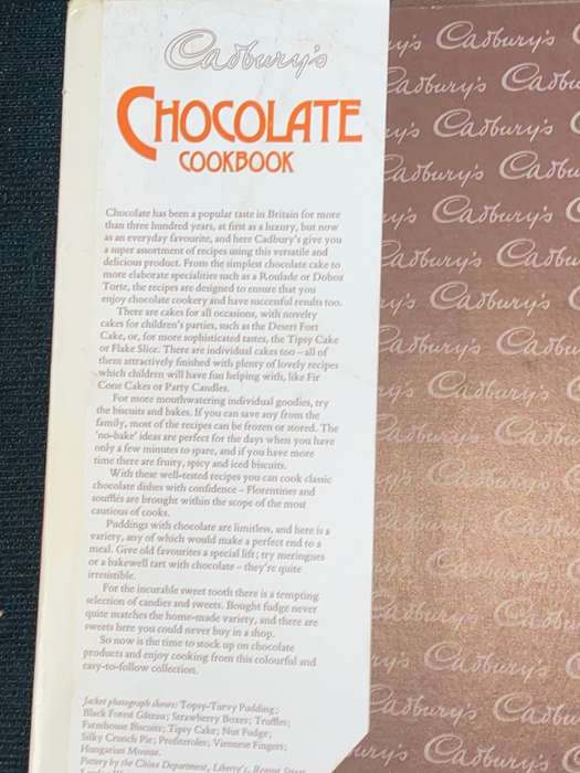 CADBURY`S CHOCOLATE COOKBOOK BY PATRICIA DUBAR