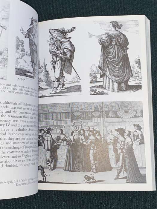 COSTUME & FASHION A CONCISE HISTORY BY JAMES LAVER
