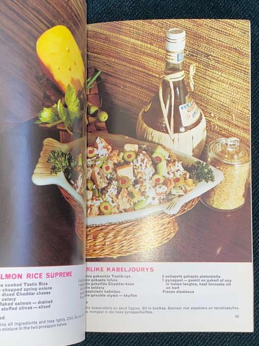 VINTAGE TASTIC COOK BOOK / KOOKBOEK