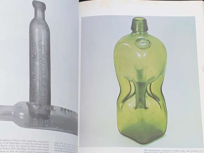 ANTIQUE BOTTLE COLLECTING IN AUSTRALIA BY JOHN VADER AND BRIAN MURRAY