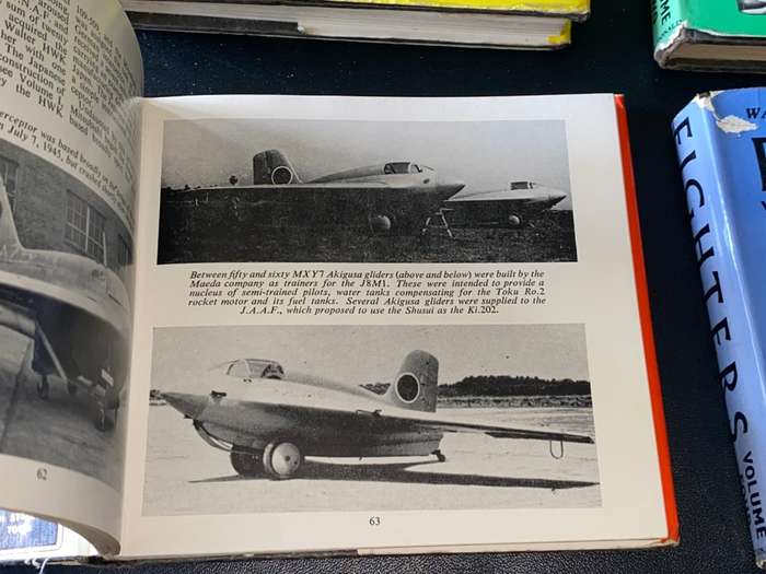 WAR PLANES OF THE SECOND WORLD WAR 4 VOLUMES BY WILLAM  GREEN