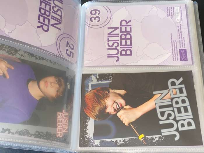 PANINI JUSTIN BIEBER COLLECTABLE CARD ALBUM WITH 23 CARDS OF 90