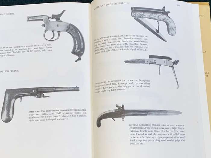 THE COLLECTOR`S ILLUSTRATED GUIDE TO FIREARMS BY MARTIN MILLER