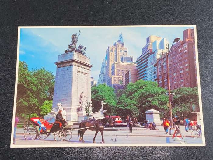CARRIAGES AT CENTRAL PARK NEW YORK POST CARD