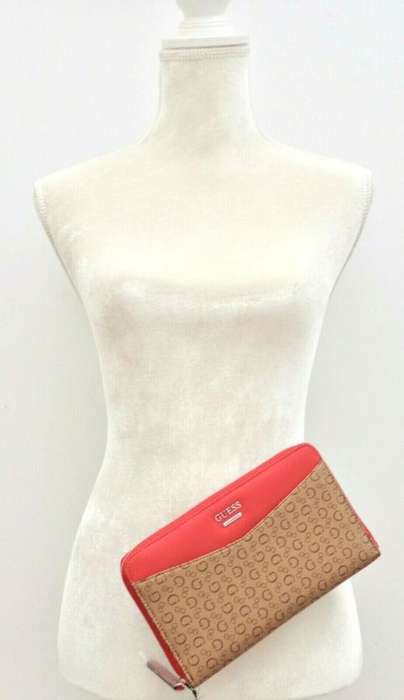 ***Authentic GUESS GLEESON WOMEN'S Wallet Oversized 8.5"x 5" Wallet Wristlet***