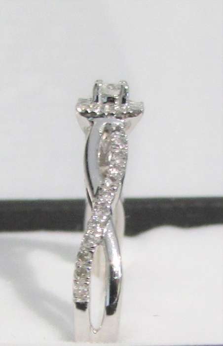 **TWIST DESIGN [R27451]** ROUND CUT [0.300ct] DIAMOND RING [WHITE GOLD] - **SEE VIDEO**