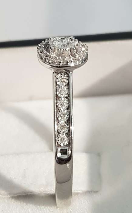 **HALO DESIGN | R28541** DIAMOND | 0.300ct | CLUSTER RING | WHITE GOLD - BUY SAFE