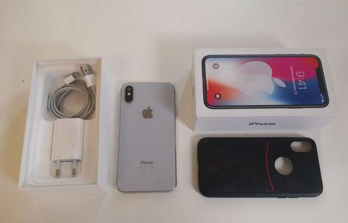 IPHONE XS - 256GB - SILVER - READ FULL DESCRIPTION