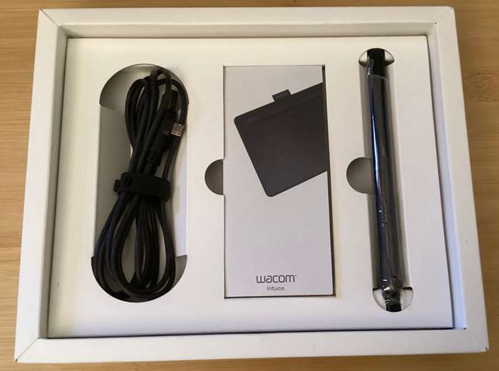 Wacom Intuos S Drawing Tablet with Bluetooth (Black)
