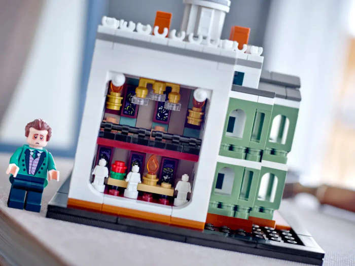 LEGO® Disney - Mini Disney The Haunted Mansion (40521)