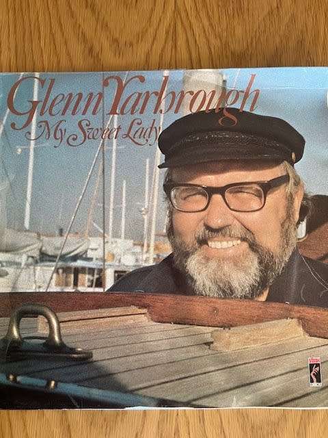 Record: 2 record special Glenn Yarbrough