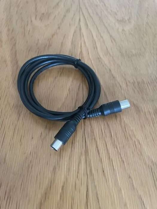 Short (50 cm) male to female coaxial cable