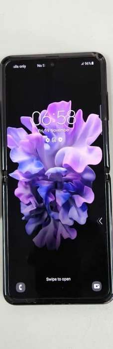 Samsung Galaxy Z Flip 3 5G 256GB Black** LATE ENTRY**